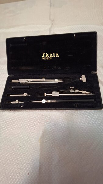 Trusa desen Scala 1969 si Rigle de calcul vechi